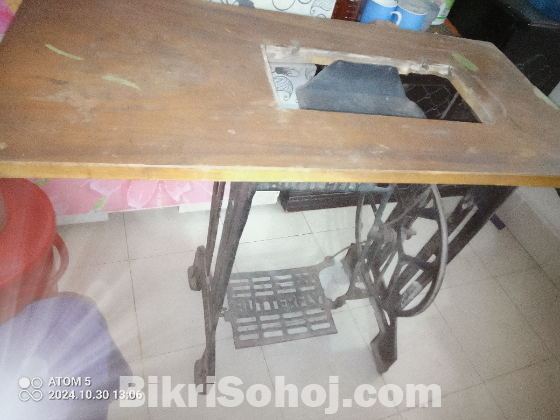 Sewings machine with Table( butterfly)